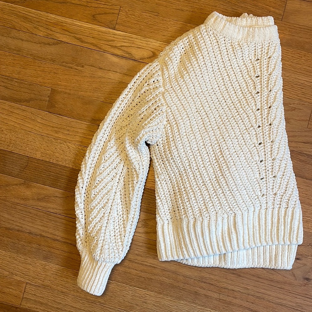 Ivory H&M Sweater - so soft!